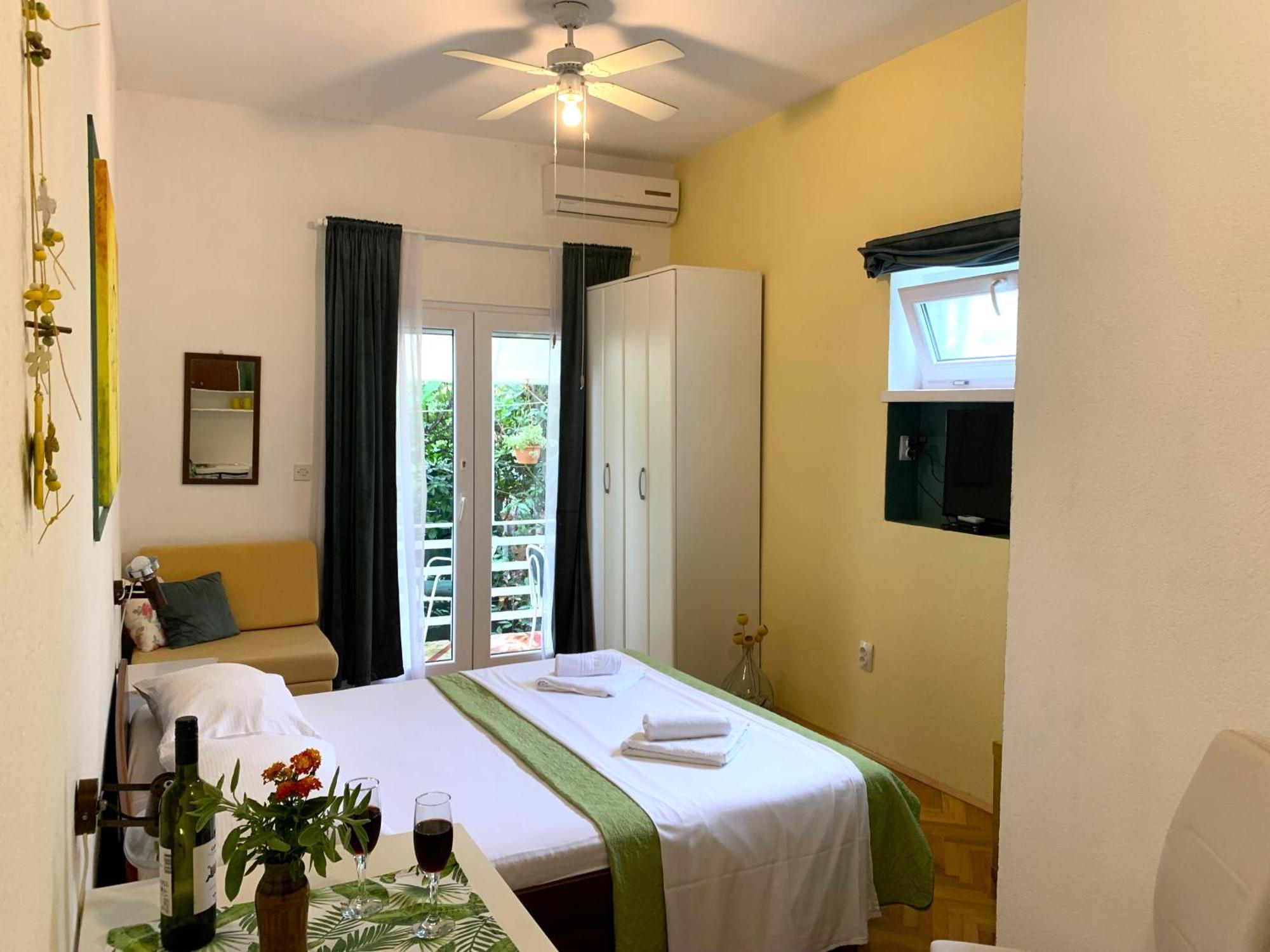 Apartments Garden House Podgora Phòng bức ảnh